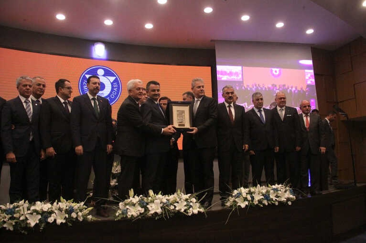Bakan Pakdemirli: "Bu Olayların Hepsinin Üstesinden Geleceğiz"