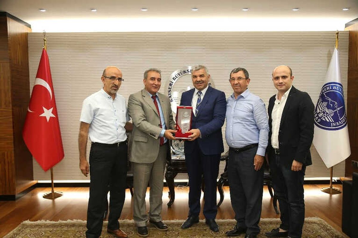 Başkan Çelik: "Şehre Fayda Sağlayanların Yanındayız"