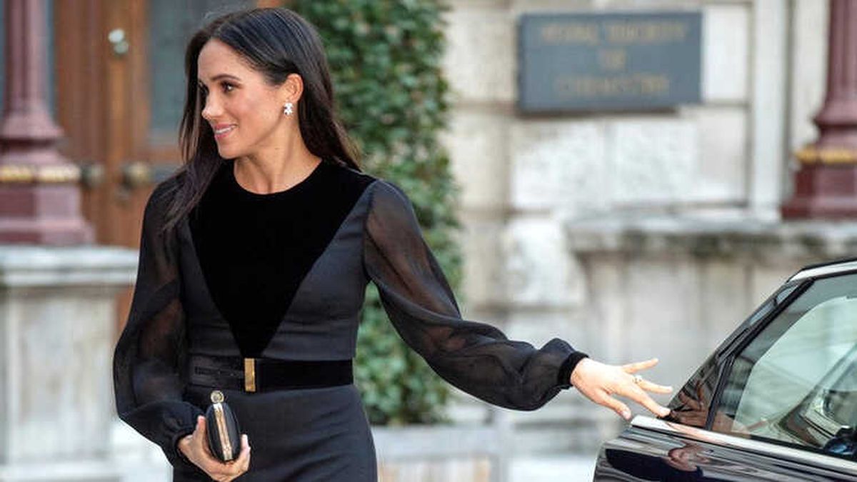 Düşes Meghan Markle\'ın Kapısını Kendisinin Kapatması Tartışma Yarattı