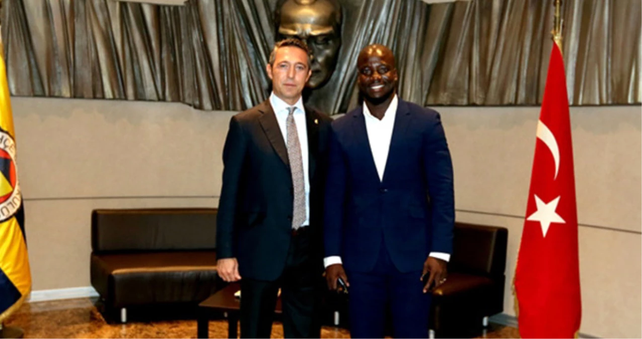 Fenerbahçe Başkanı Ali Koç, Stephen Appiah ile Bir Araya Geldi
