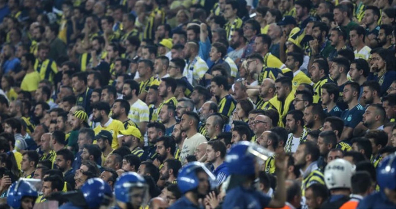 Fenerbahçe - Beşiktaş Derbisinde 74 Taraftara Seyirden Men Cezası