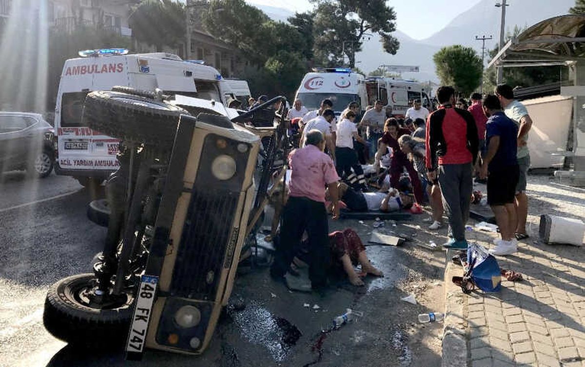 Fethiye\'de Safari Cipi Devrildi: 11 Yaralı