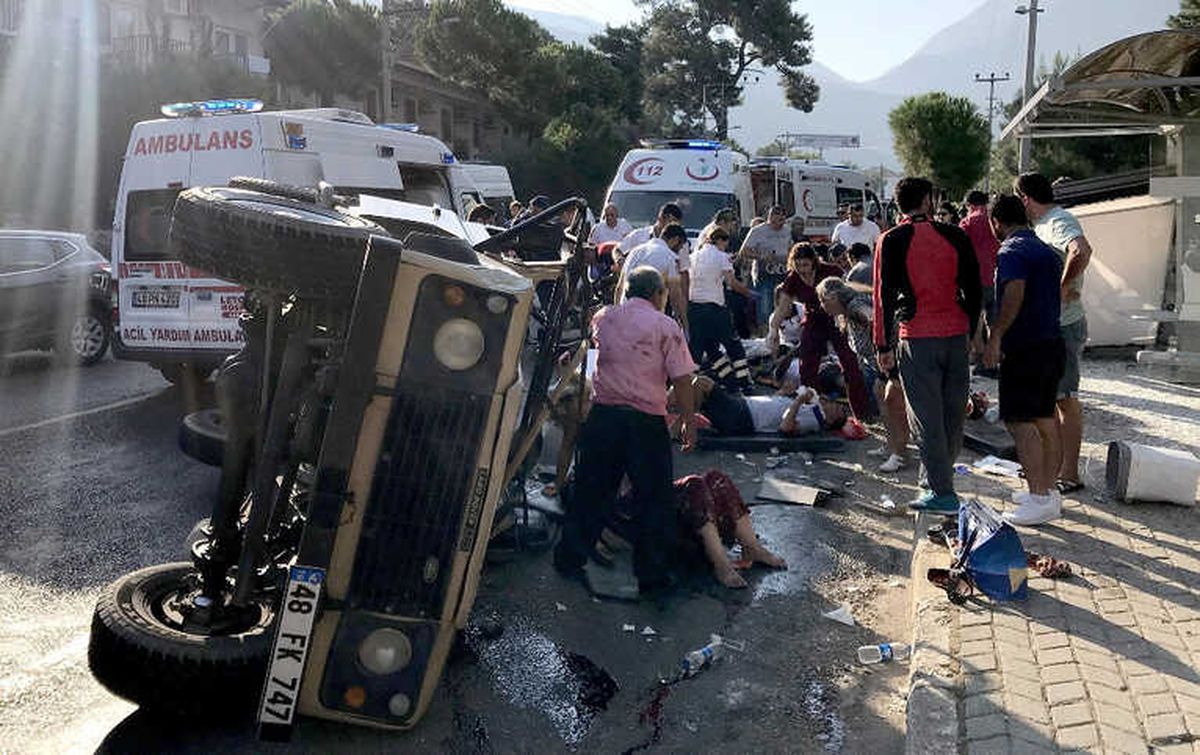 Fethiye\'de Safari Cipi Devrildi: 11 Yaralı