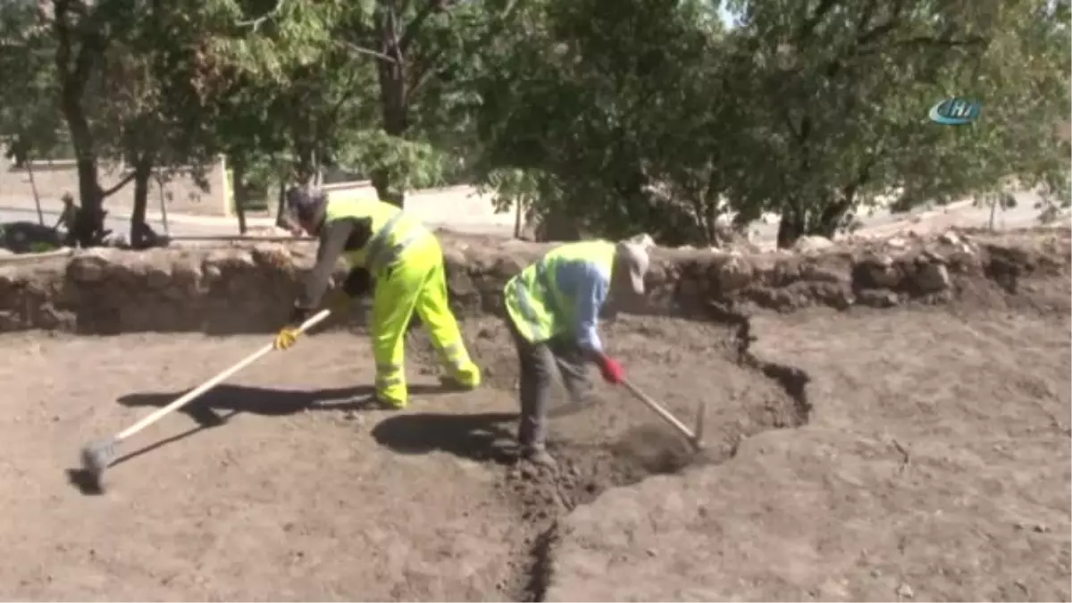 Harabe Halindeki 400 Yıllık Hamam Ayağa Kaldırıyor