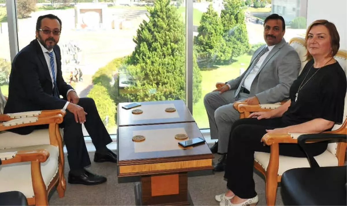 İzmir Milletvekili Cemal Bekle, Rektör Bircan\'ı Ziyaret Etti