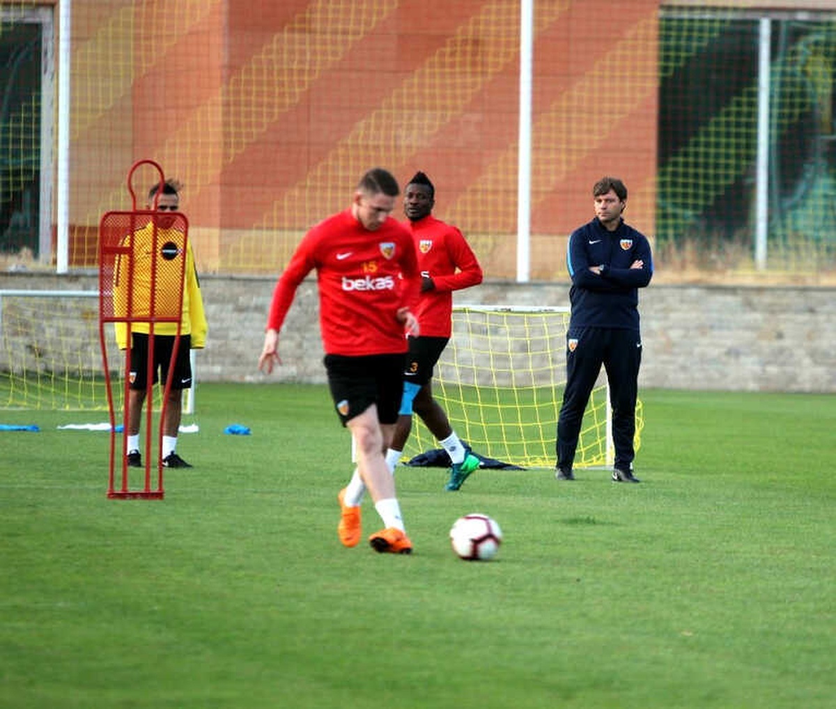 Kayserispor\'da Beşiktaş Mesaisi Sürüyor