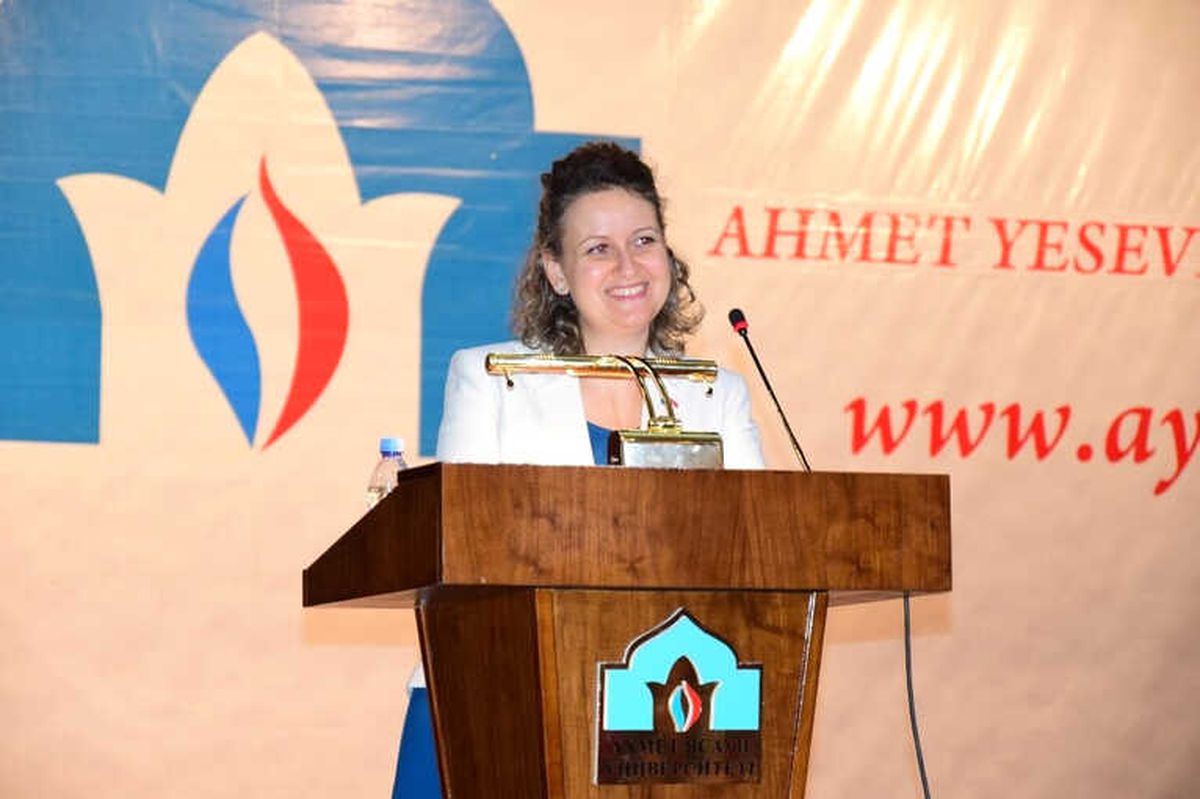 Kursiyerdi, Patron Oldu