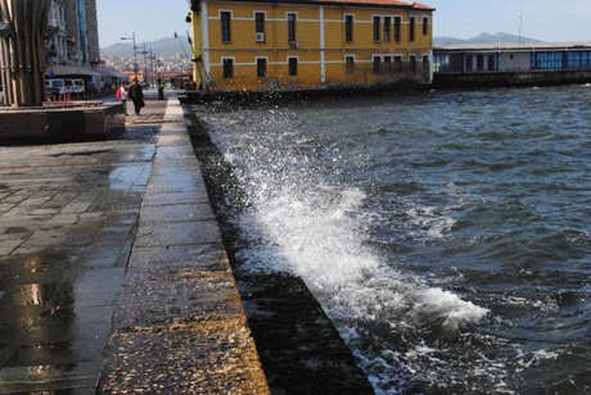 Meteroloji\'den İzmir\'de Fırtına Uyarısı