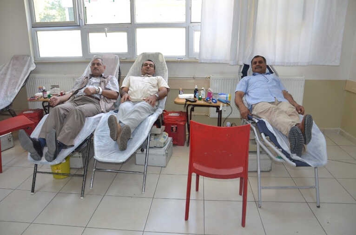 Öğretmenler ve Velilerden Kan Bağışı