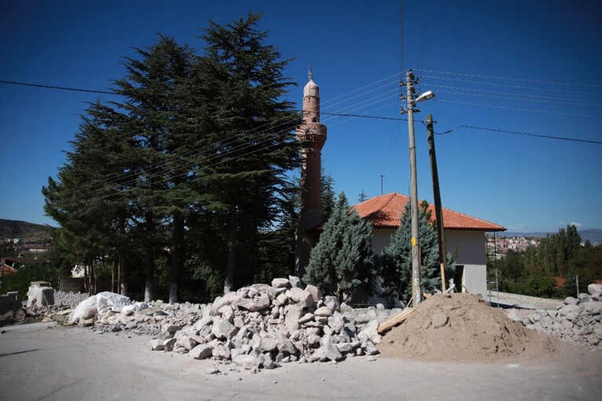 Osmanlı\'nın İlk Hutbesinin Okunduğu Cami Bitirilmeyi Bekliyor