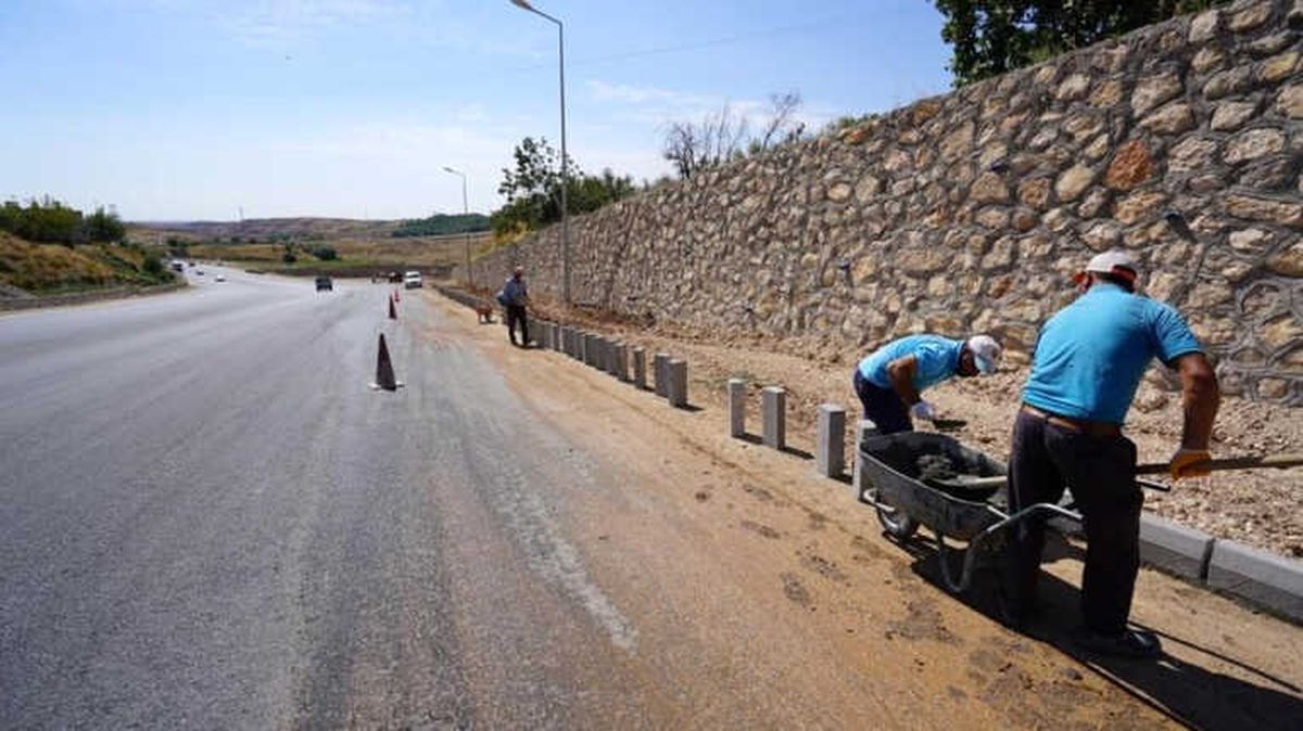 Petrol Caddesinde Kaldırım Çalışması Başladı