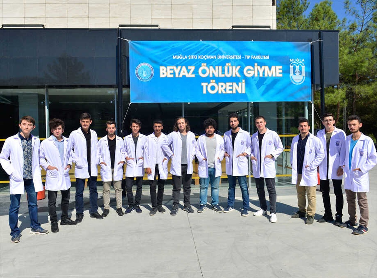 Tıp Öğrencilerinin "Beyaz Önlük" Töreni