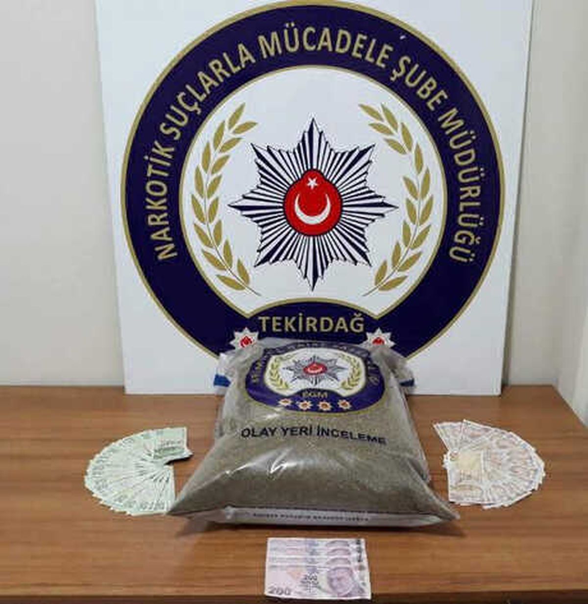 Torbacılara Uyuşturucu Temin Eden Satıcı, 5 Kilo Bonzai ile Yakalandı