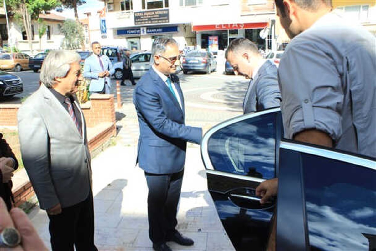 Vali Büyükakın\'dan Kaymakam Uzun\'a Hayırlı Olsun Ziyareti