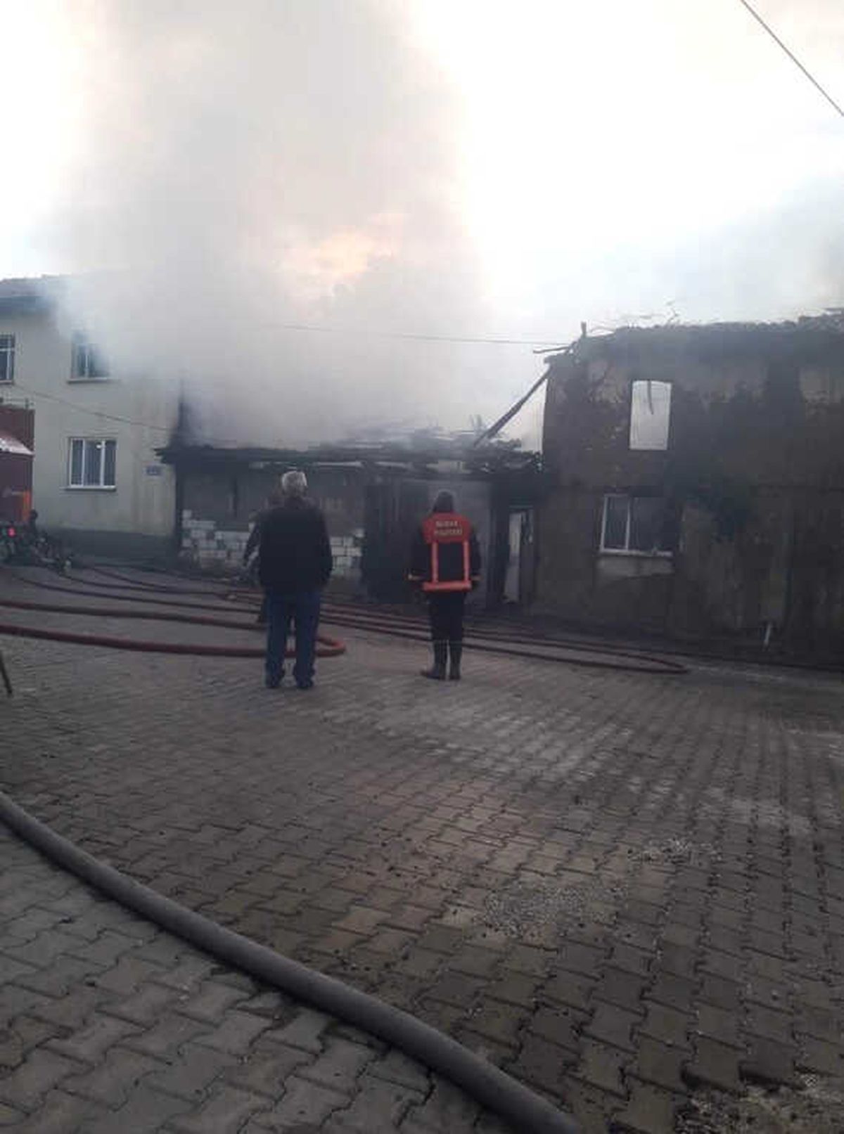 2 Katlı Ahşap Ev Alevlere Teslim Oldu