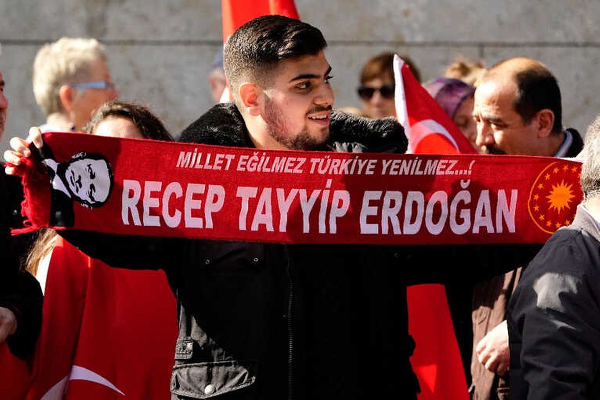 Almanya\'da Cumhurbaşkanı Erdoğan\'a Sıcak Karşılama