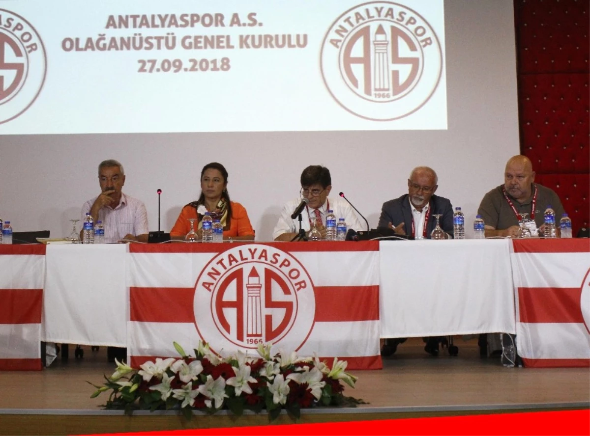 Antalyaspor A.Ş. Olağanüstü Genel Kurulunda Öztürk, Başkanlığa Seçildi