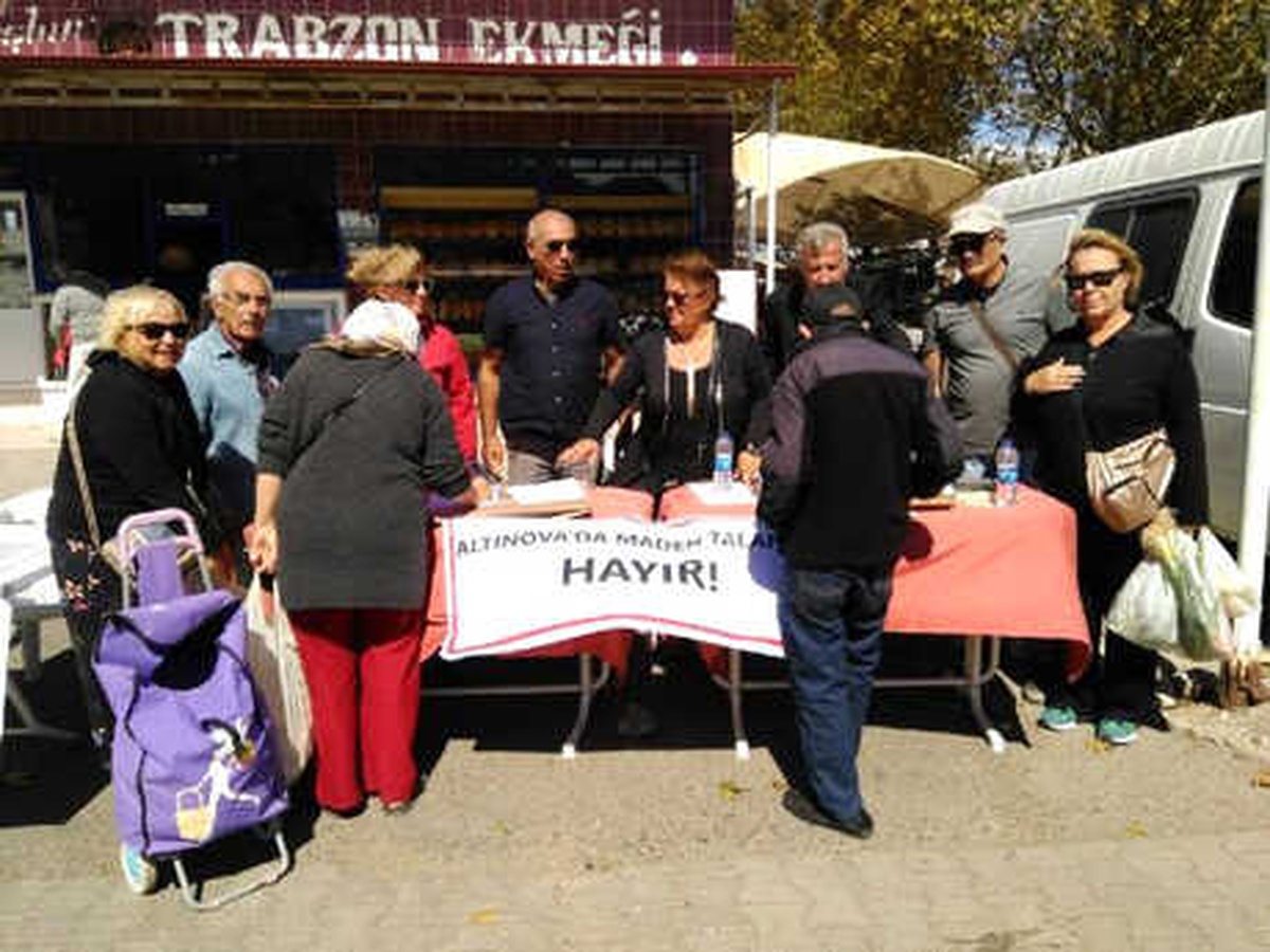Ayvalık\'ta Denizde Maden Aranmasına Karşı İmza Kampanyası