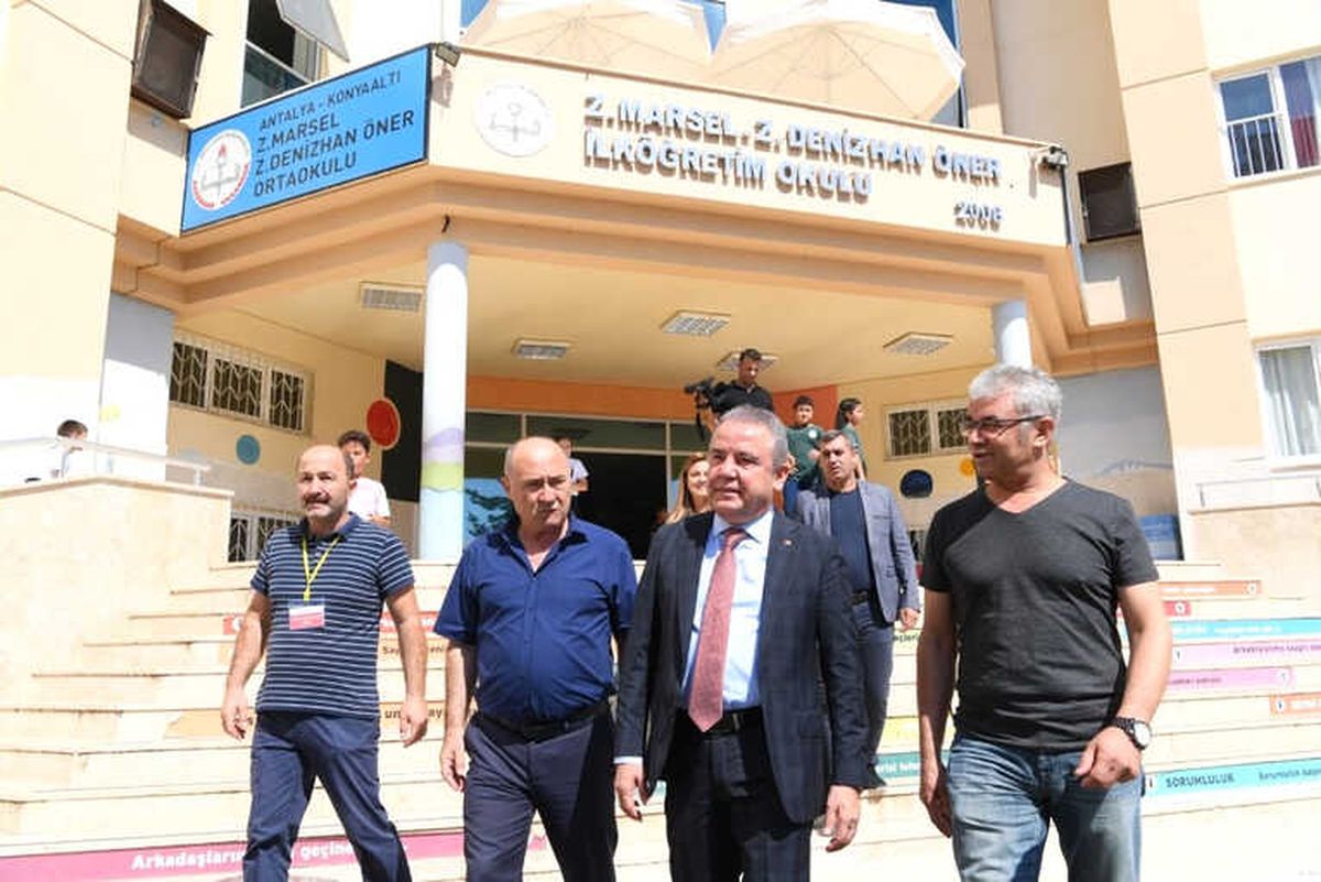 Başkan Böcek\'e Asfalt Teşekkürü