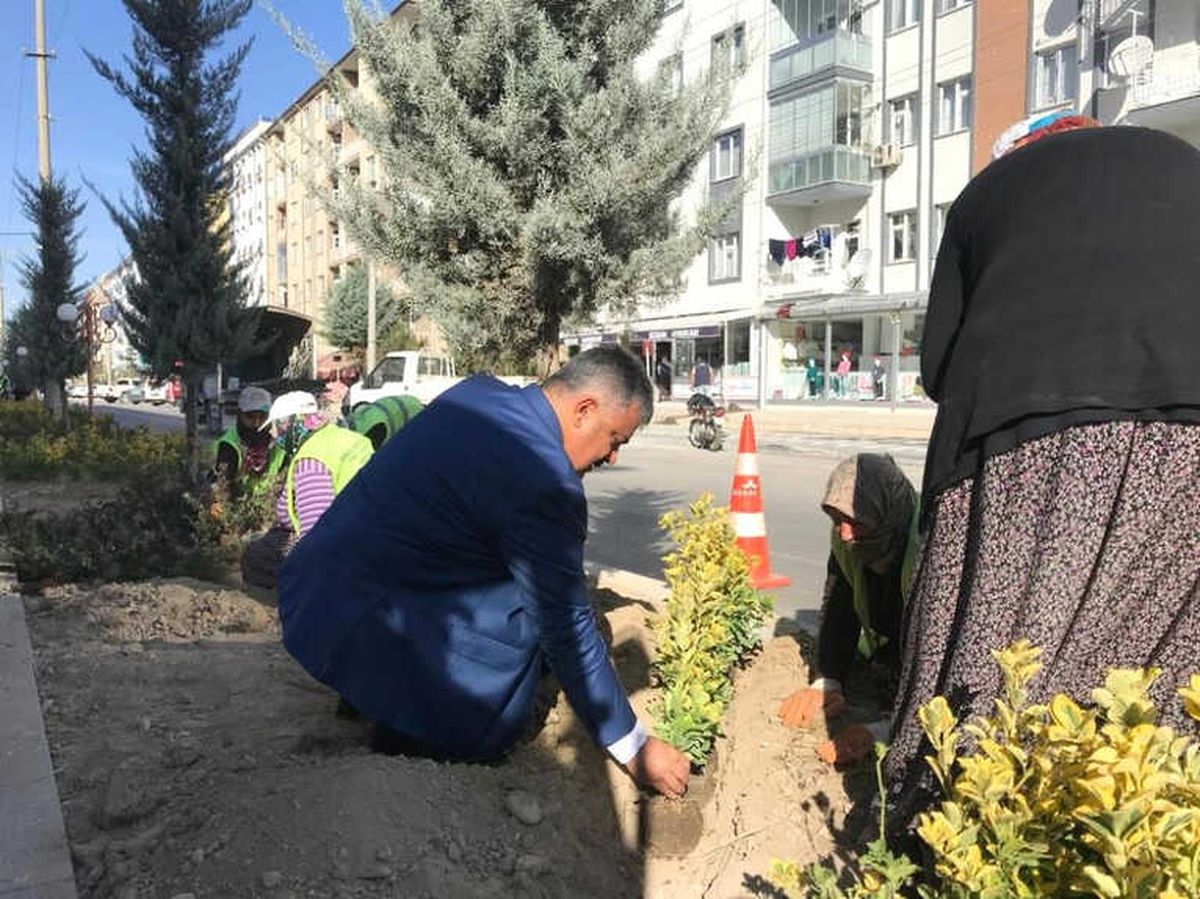 Başkan Özgüven: "Çiçek Gibi Bir Ereğli İçin Çalışıyoruz"