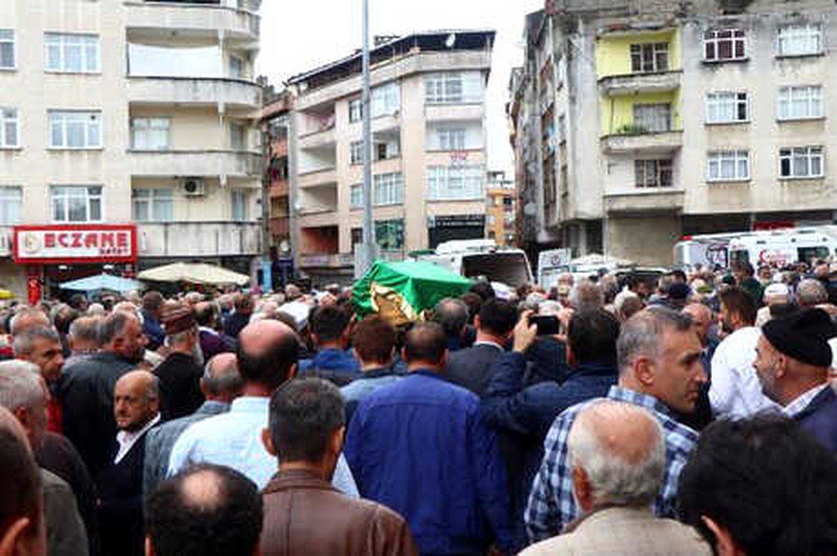 Emekli Albayın Öldürdüğü Oğlu, Toprağa Verildi