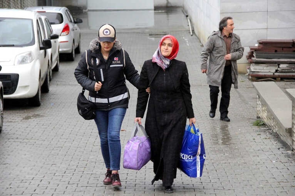 Fetö\'nün Bölge Sorumlusu Kadın Öğretmene 9 Yıl Hapis