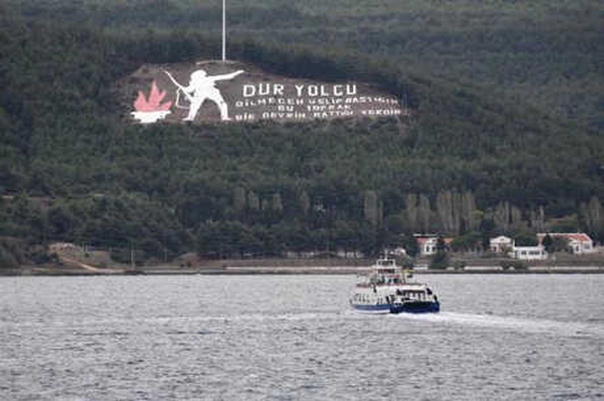 Fırtına, Gökçeada\'ya Ulaşımı 3 Gündür Aksatıyor