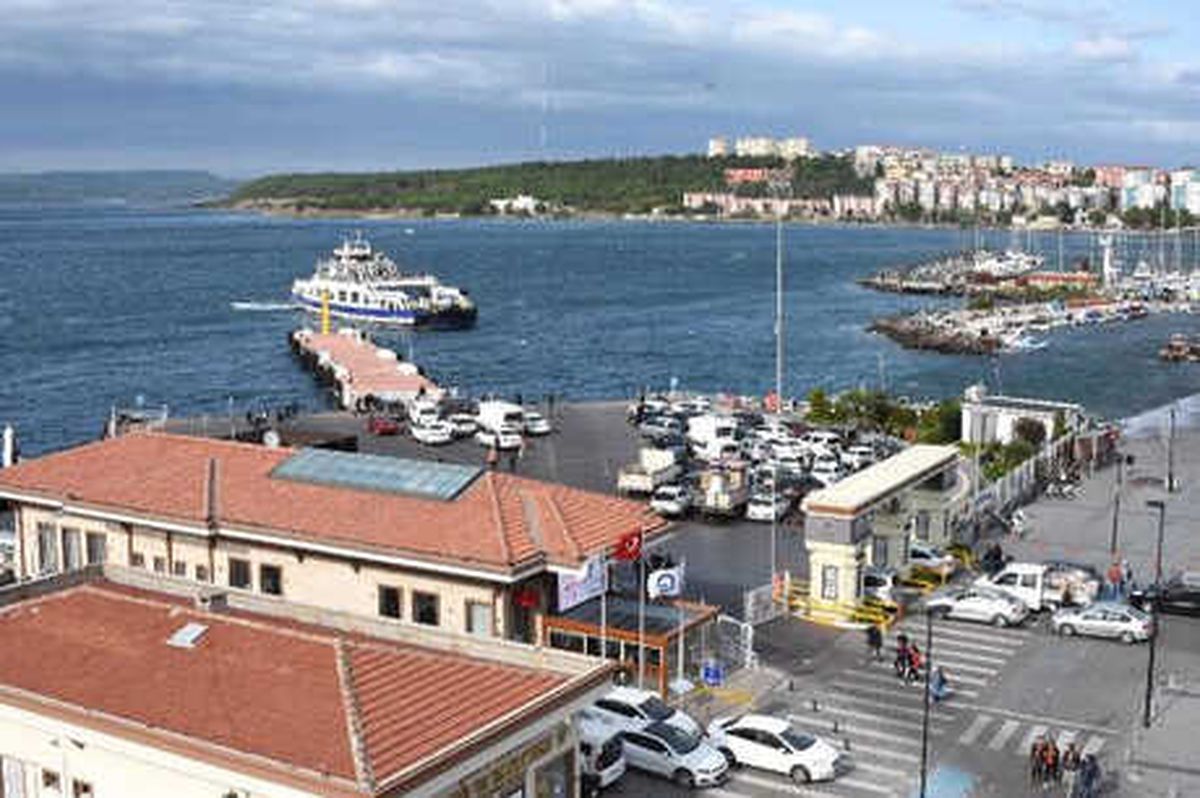 Fırtına, Gökçeada\'ya Ulaşımı 3 Gündür Aksatıyor (2)