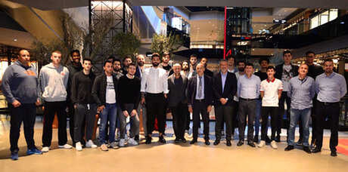 Galatasaray Erkek Basketbol Takımı\'na Moral Yemeği!