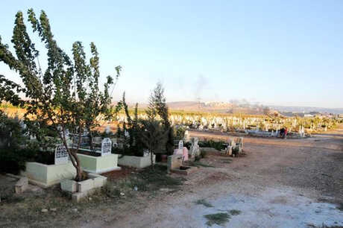 Hatay\'daki Mezarlıklarda Suriyeliler İçin Ayrı Bölüm