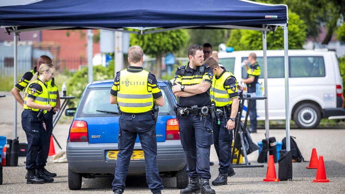 Hollanda Polisi \'Büyük Bir Saldırıyı Son Anda Önledi\', 7 Kişi Gözaltına Alındı