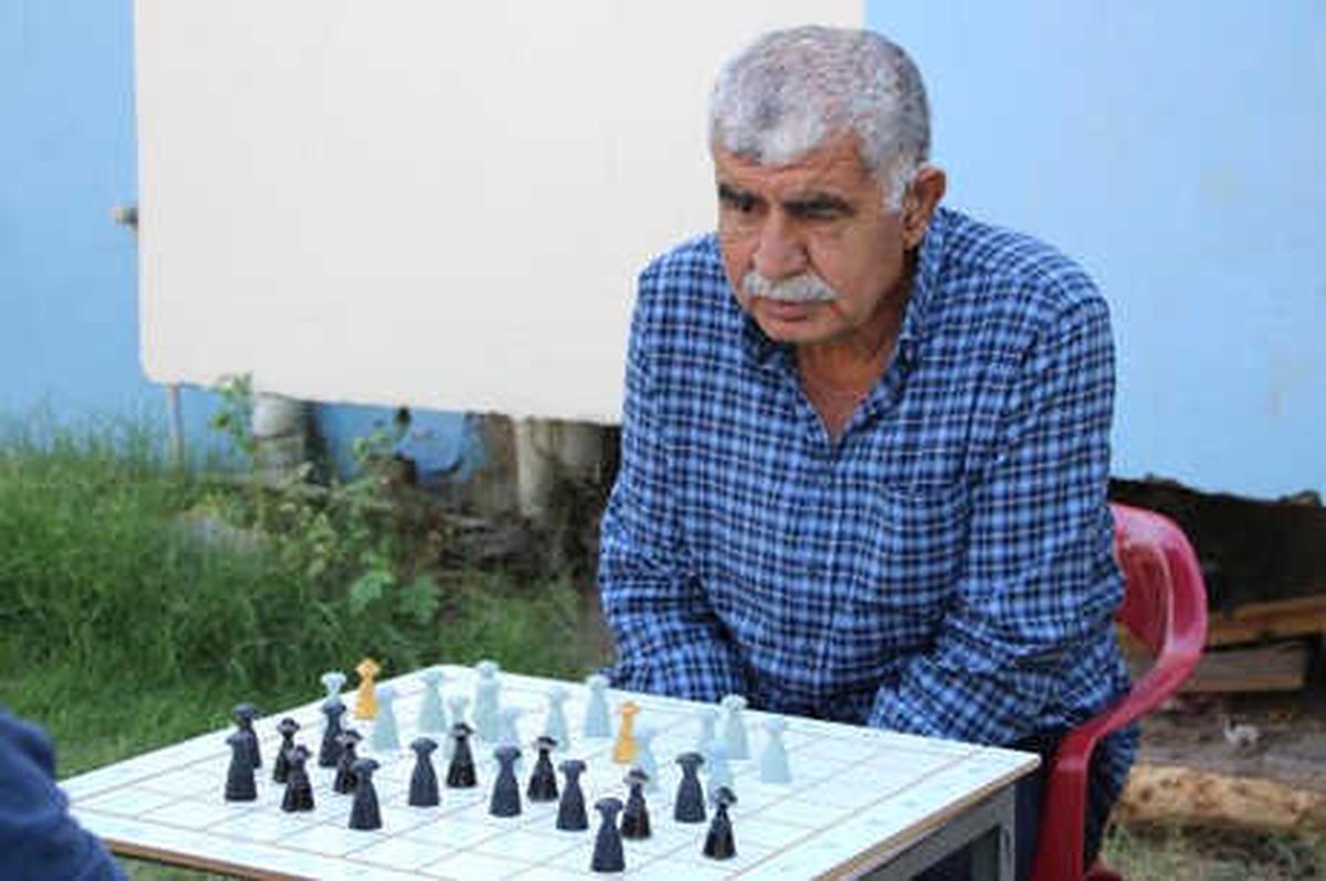 İşitme Engellinin 48 Yıllık Dama Tutkusu
