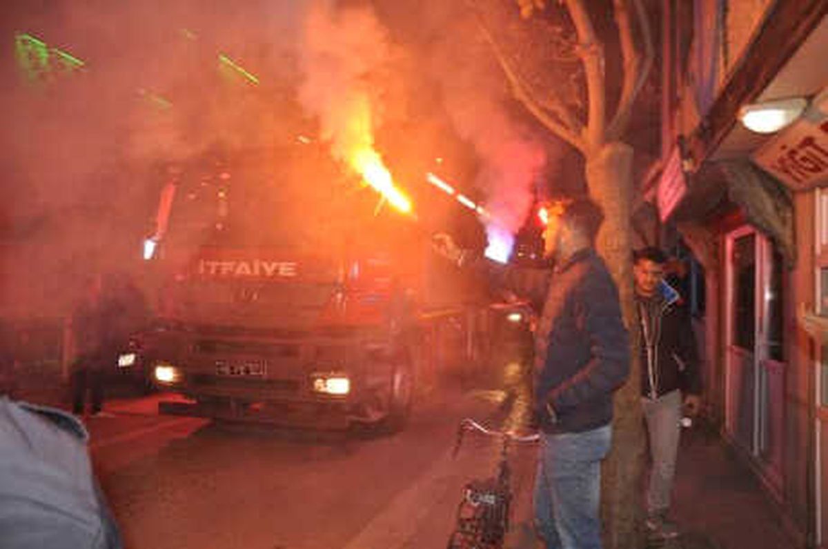 İtfaiye Erlerine Sürpriz Kutlama