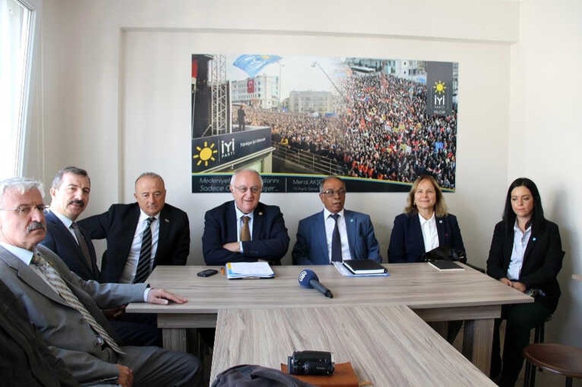 İyi Parti Bursa Milletvekili Ahmet Erozan\'dan Yerel Seçim Açıklaması