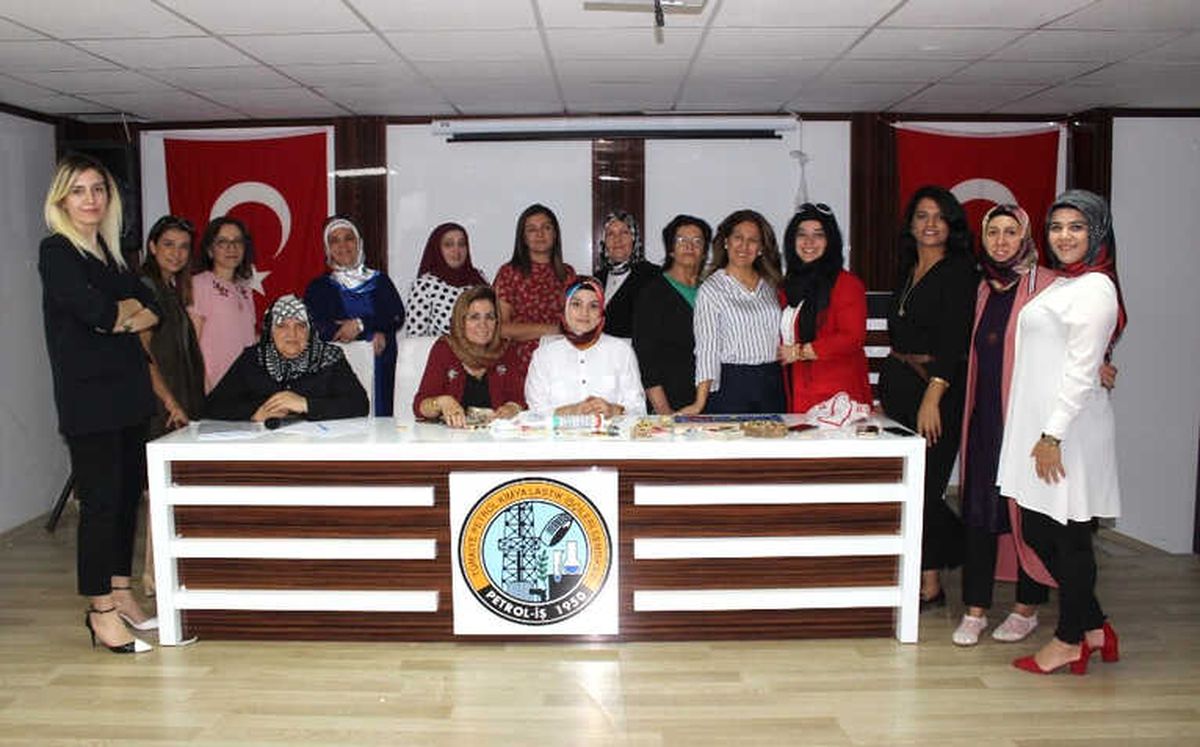 Kadınlar Endüstriyel Ürünler ile Tasarımı Öğreniyor
