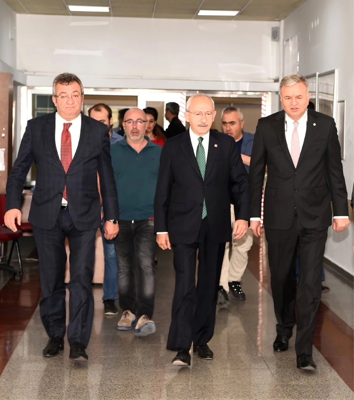 Kılıçdaroğlu, Tedavisi Devam Eden CHP Milletvekili Bircan\'ı Ziyaret Etti