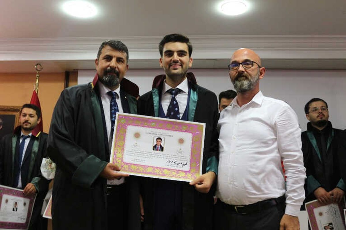 Mersin\'de Stajını Tamamlayan 28 Avukat Cüppe Giydi
