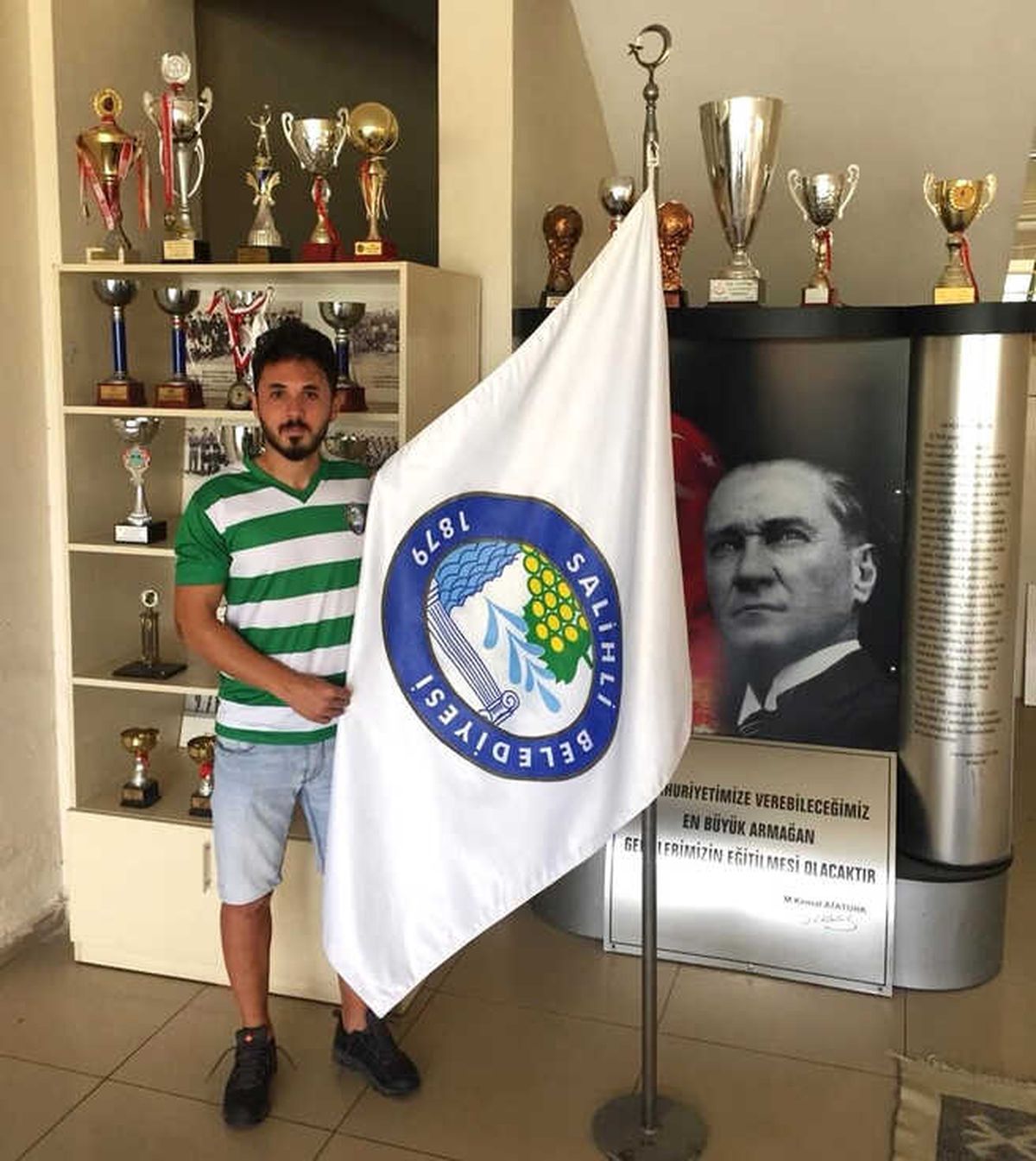 Mesut Özgür Salihli Belediyespor\'da