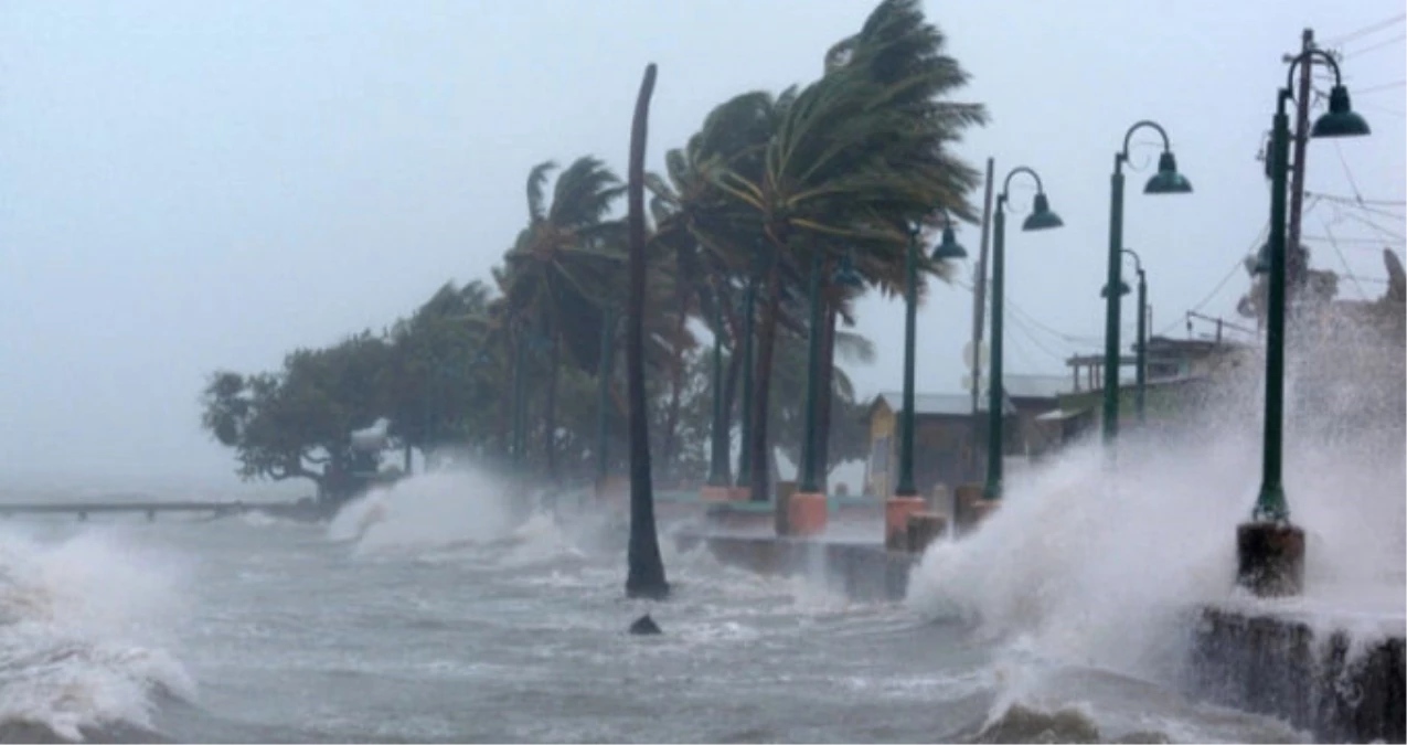 Meteoroloji\'nin Tropical Medicane Kasırga Uyarısı, İzmir ve Muğla\'yı Alarma Geçirdi