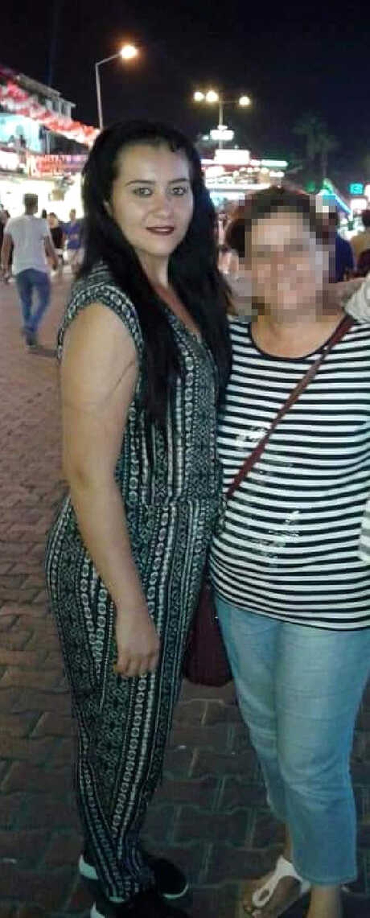 Nişanlısıyla Tartışan Hazal, İntihar Etti