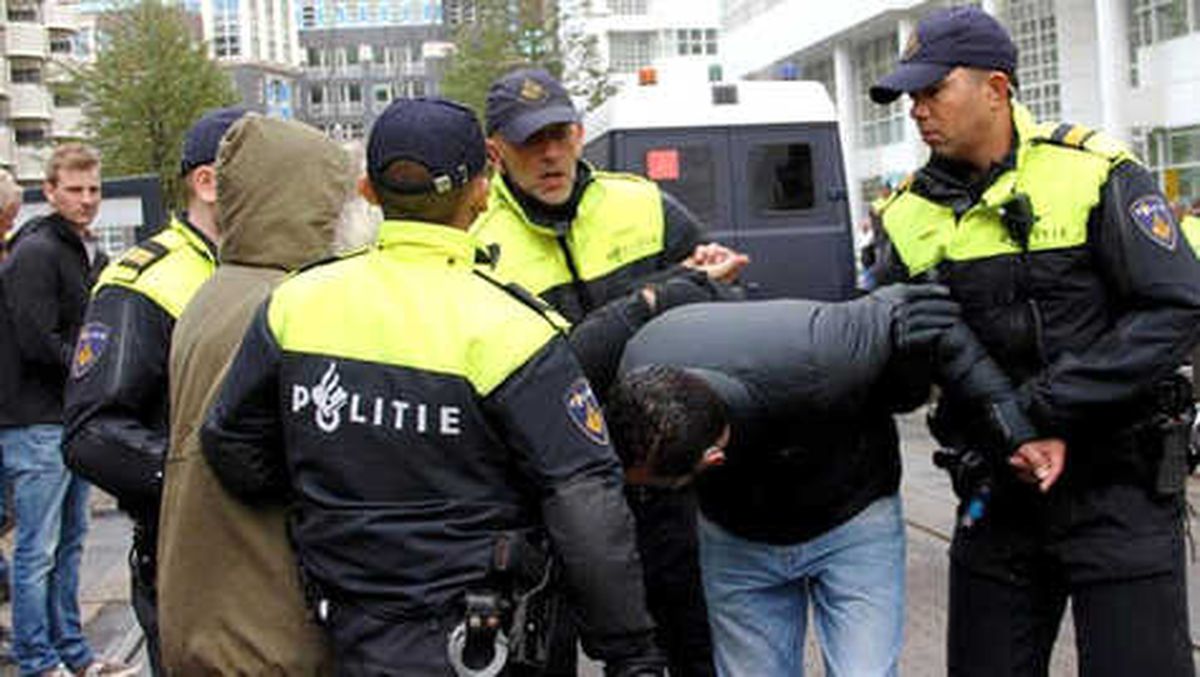 Özel Birim\' ve Bomba İmha Uzmanlarından Tekbir Operasyonu