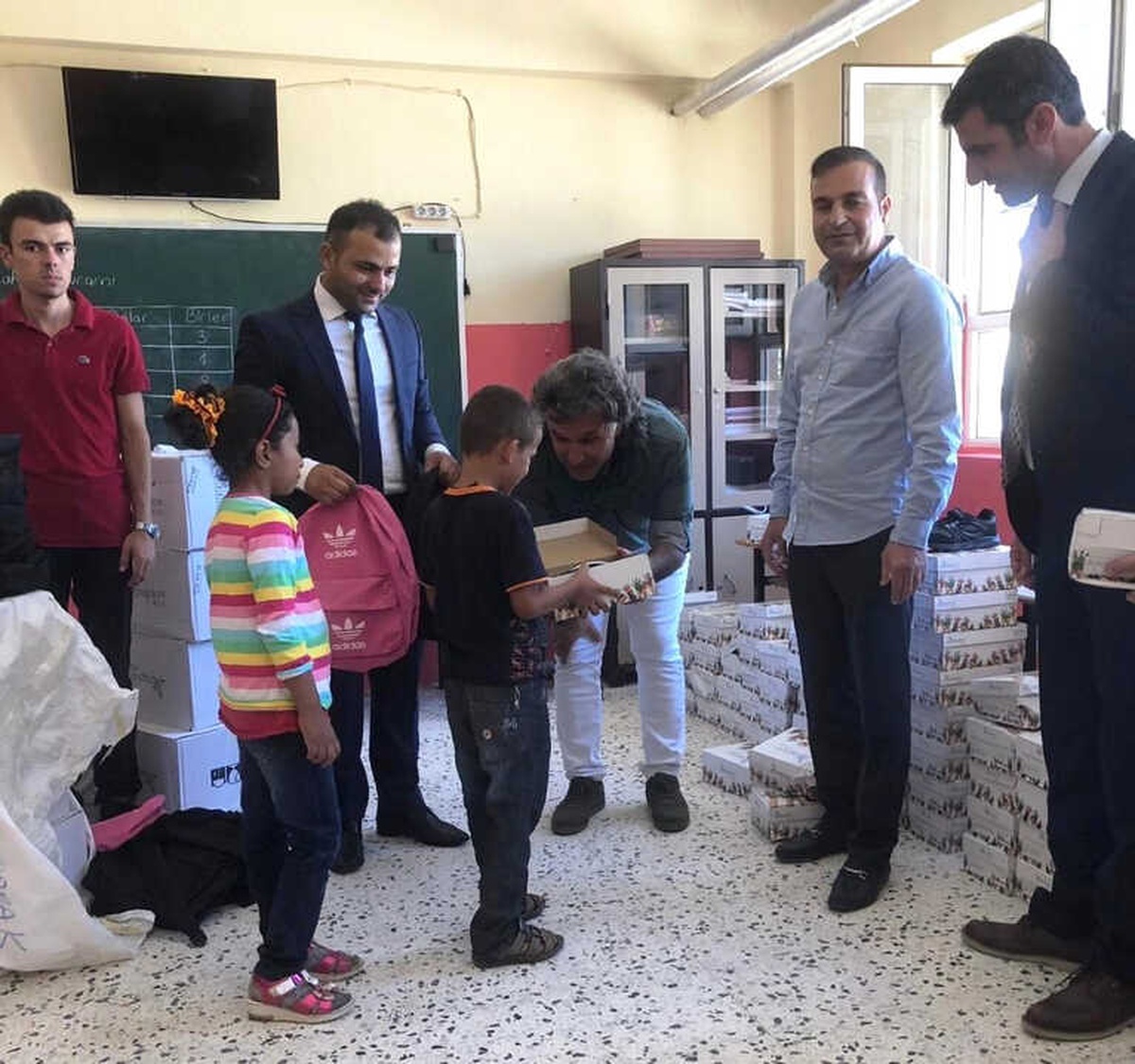 Doğaseverlerden Köy Okuluna Anlamlı Ziyaret