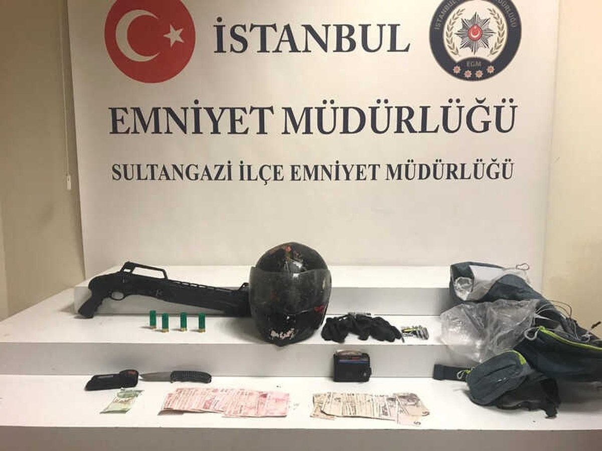 Özel )sultangazi\'de PTT Şubesi Soygunu Kamerada