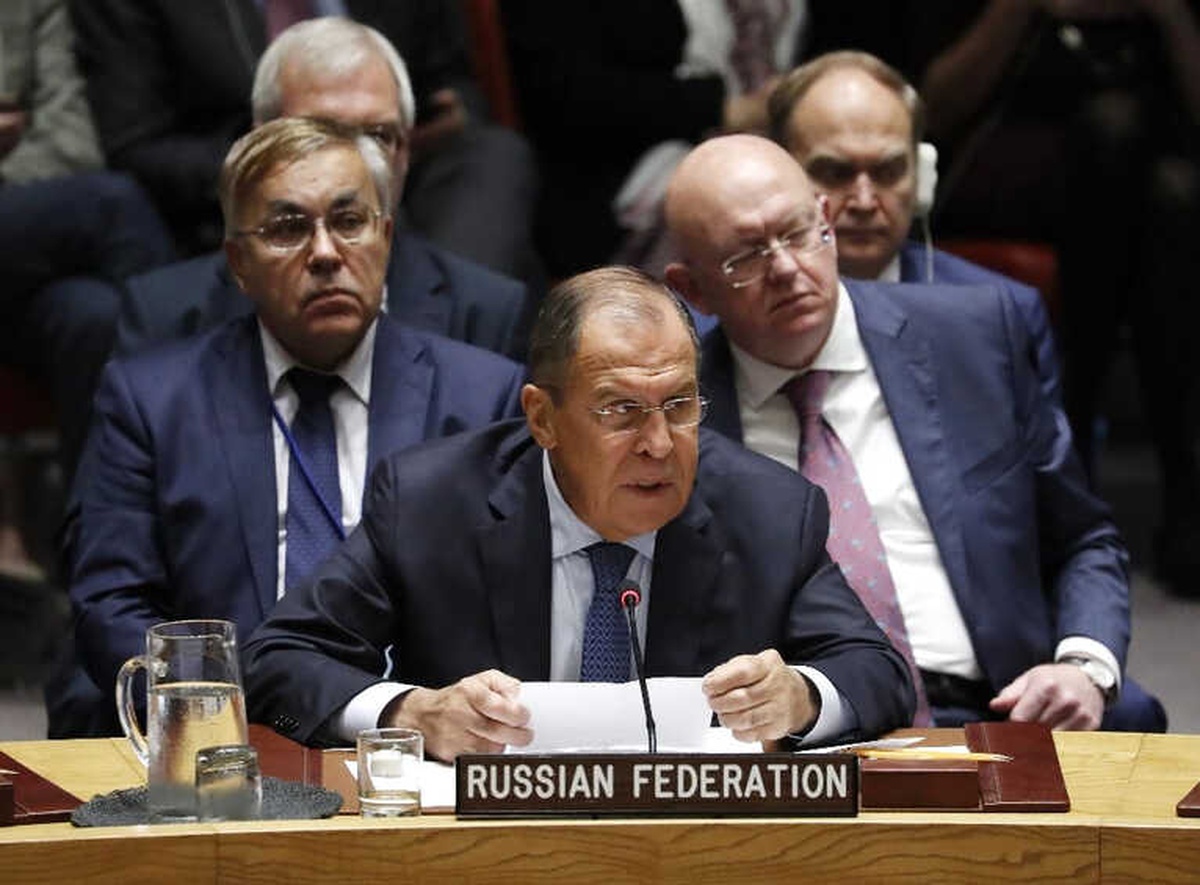 Rusya Dışişleri Bakanı Lavrov: "Kuzey Kore\'nin Nükleer Tesisleri Kapatma Sözü İstikrara Umut...