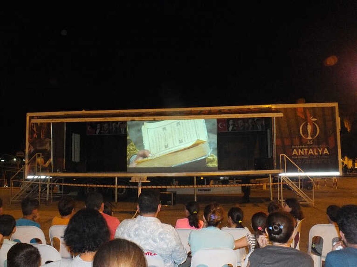 Sinema Tırı Kaş\'ta