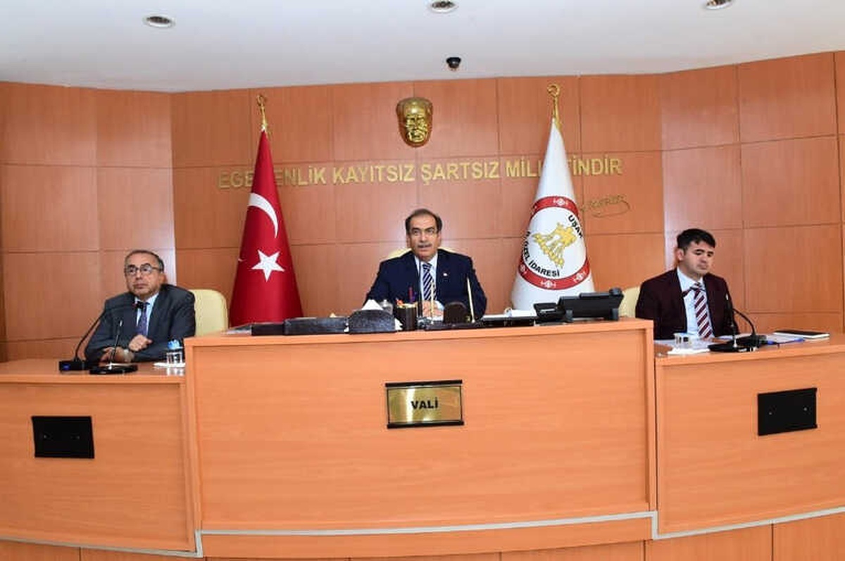 Vali Demir, Merkez Köy ve Mahalle Muhtarlarıyla Bir Araya Geldi