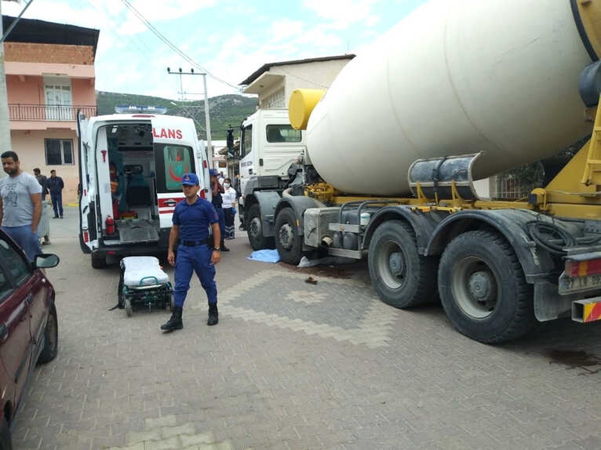 Yaşlı Kadın Ekmek Almak İstemişti, Beton Mikserinin Altında Can Verdi