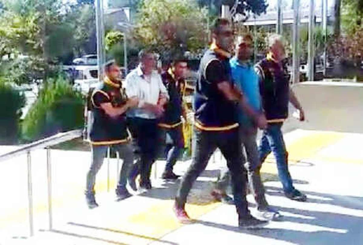 Adıyaman\'da Eczaneyi Soyan Uyuşturucu Bağımlıları Tutuklandı