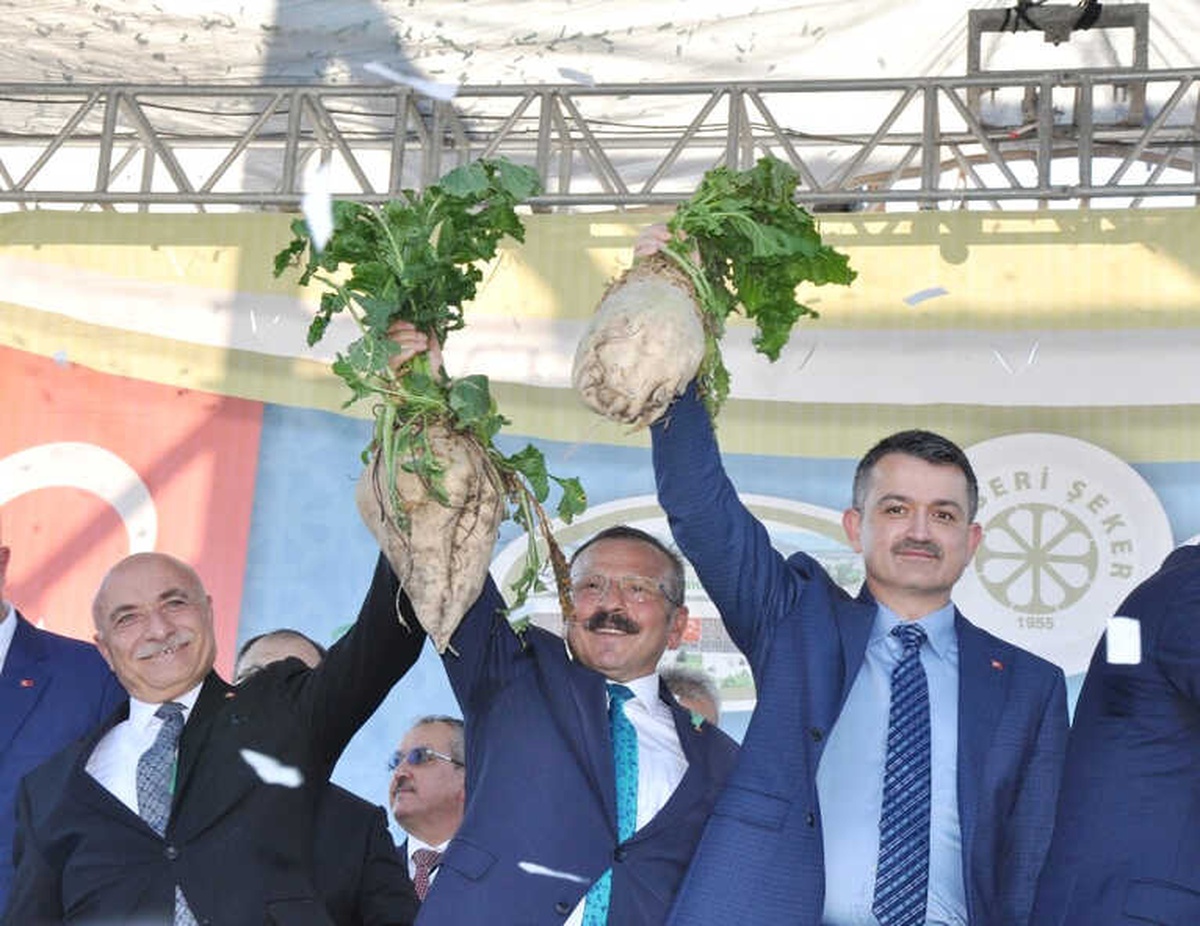 Bakan Pakdemirli: "Türkiye\'nin Şeker İhtiyacının Yüzde 95\'i Yerli Üretim Şeker Pancarı ile...