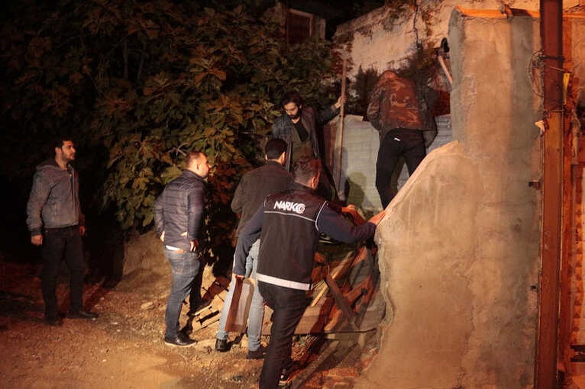Beyoğlu\'nda Helikopter Destekli Narkotik Operasyonu
